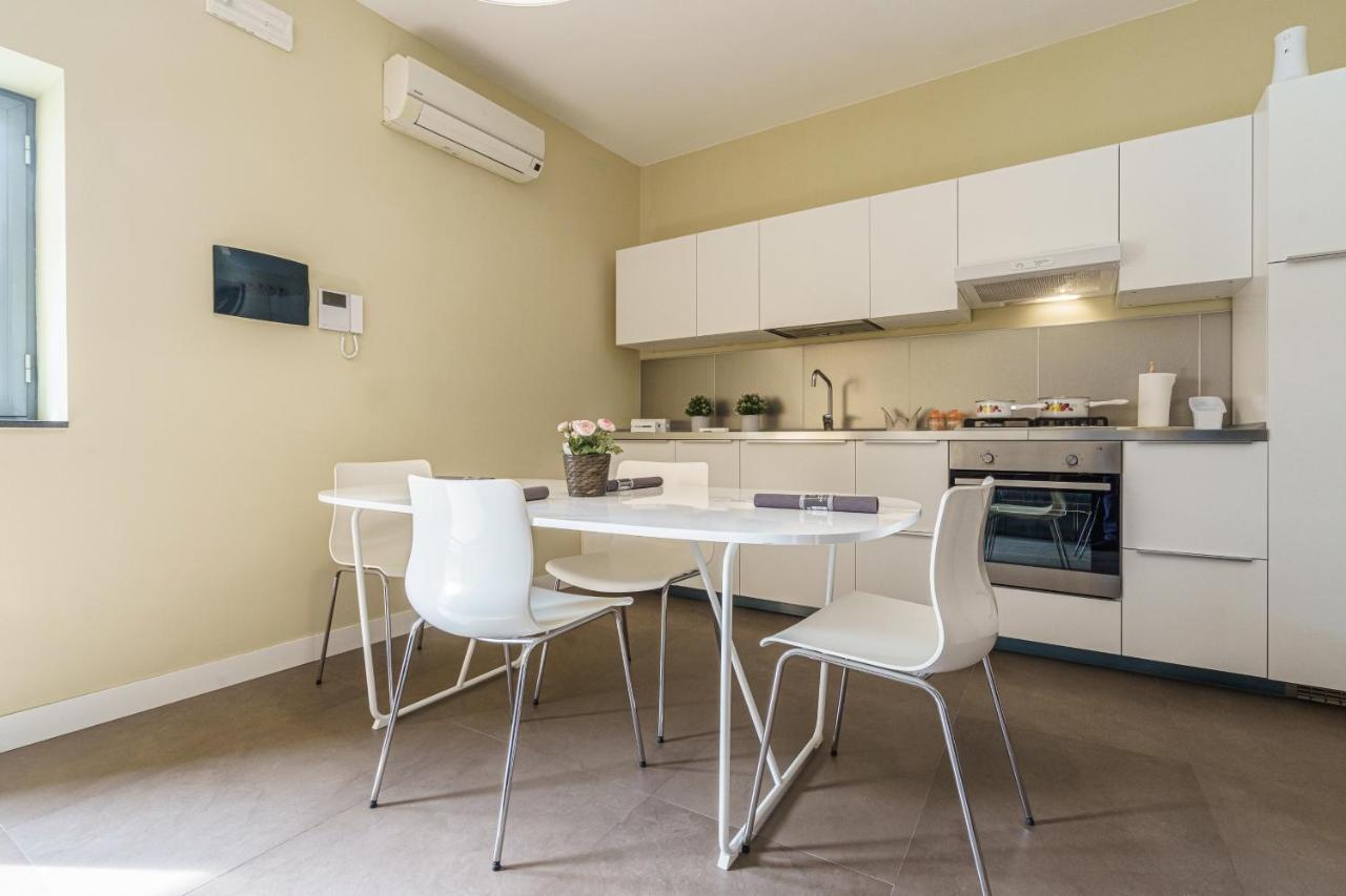 Holiday In Home Suite Archimede Catânia Exterior foto