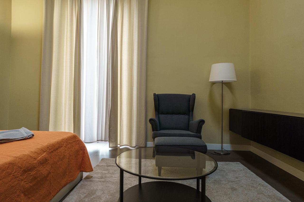 Holiday In Home Suite Archimede Catânia Exterior foto
