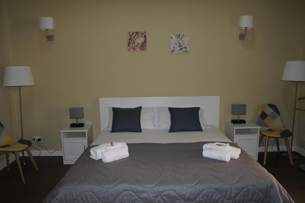 Holiday In Home Suite Archimede Catânia Exterior foto